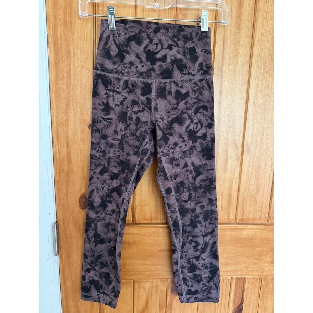 Lululemon Align Crop 21"  Women Sz 4 Dust Purple Black Floral Athletic Yoga